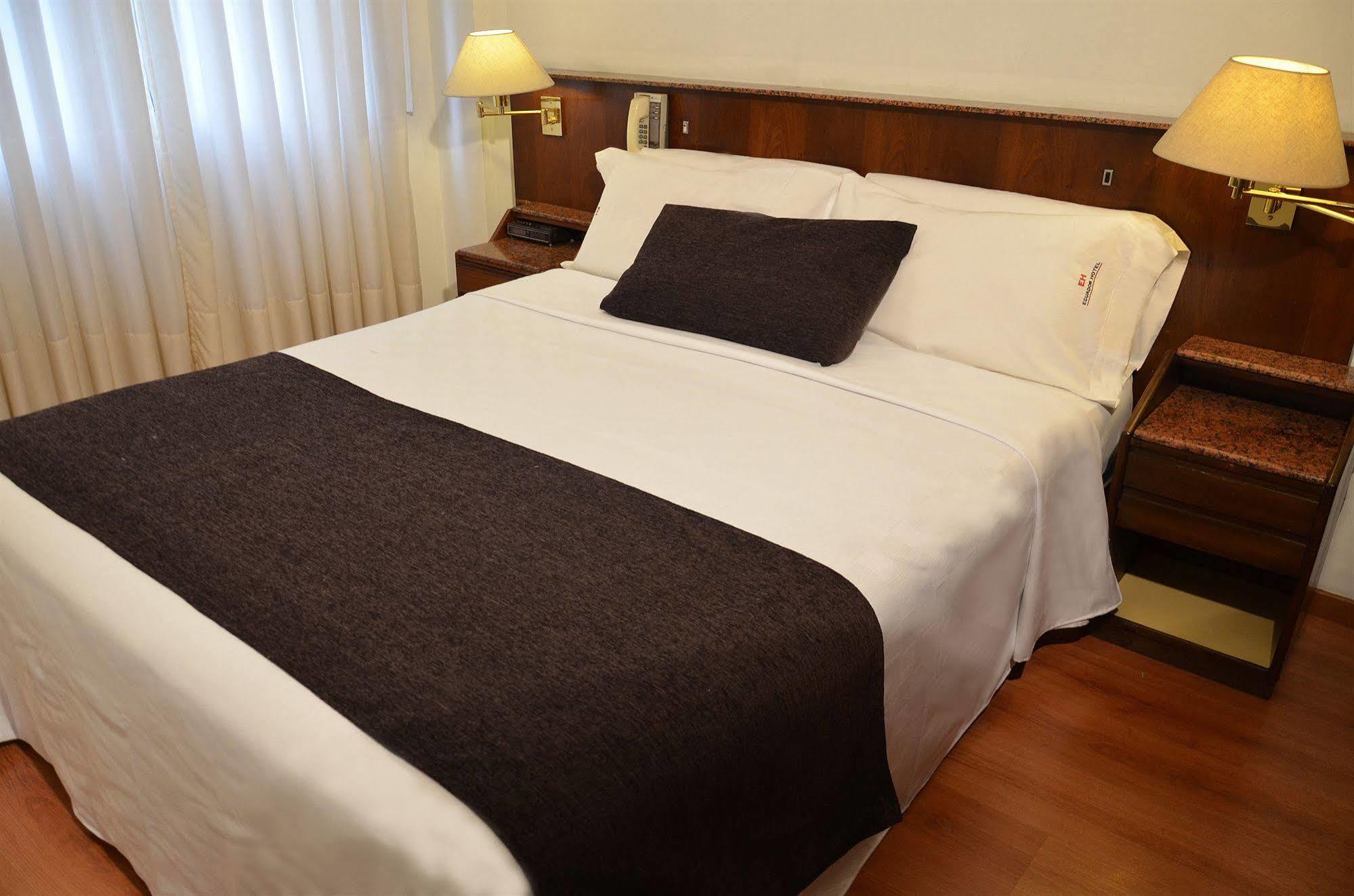 Ecuador Hotel Buenos Aires Bagian luar foto