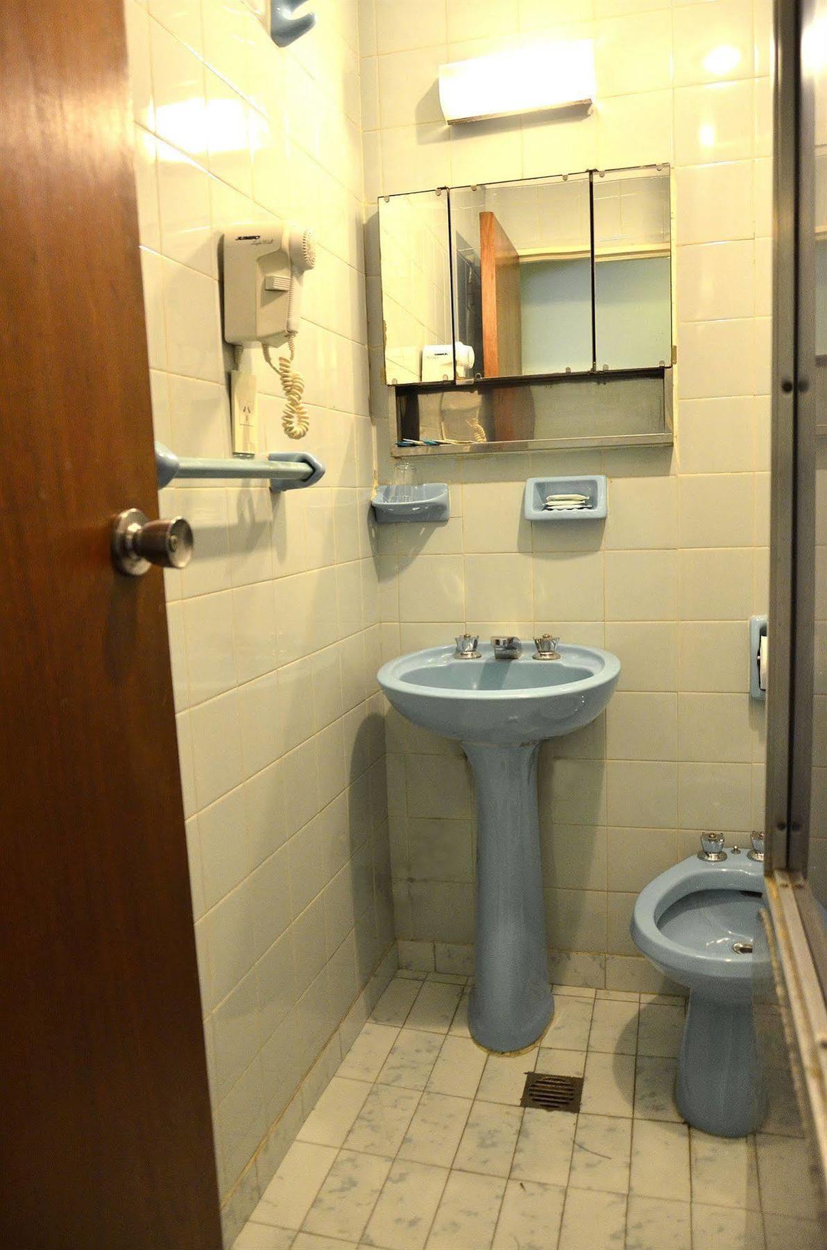 Ecuador Hotel Buenos Aires Bagian luar foto