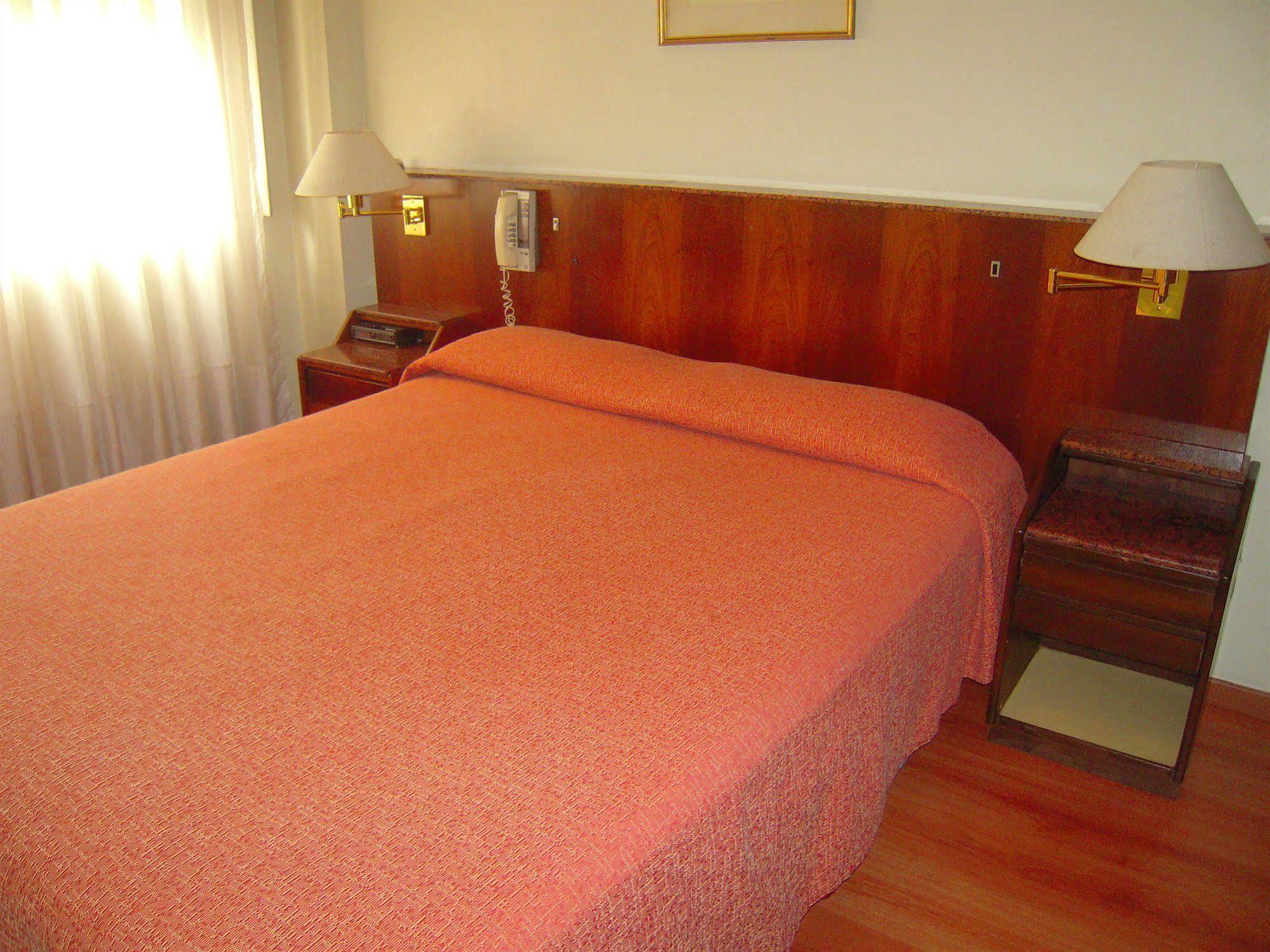 Ecuador Hotel Buenos Aires Bagian luar foto
