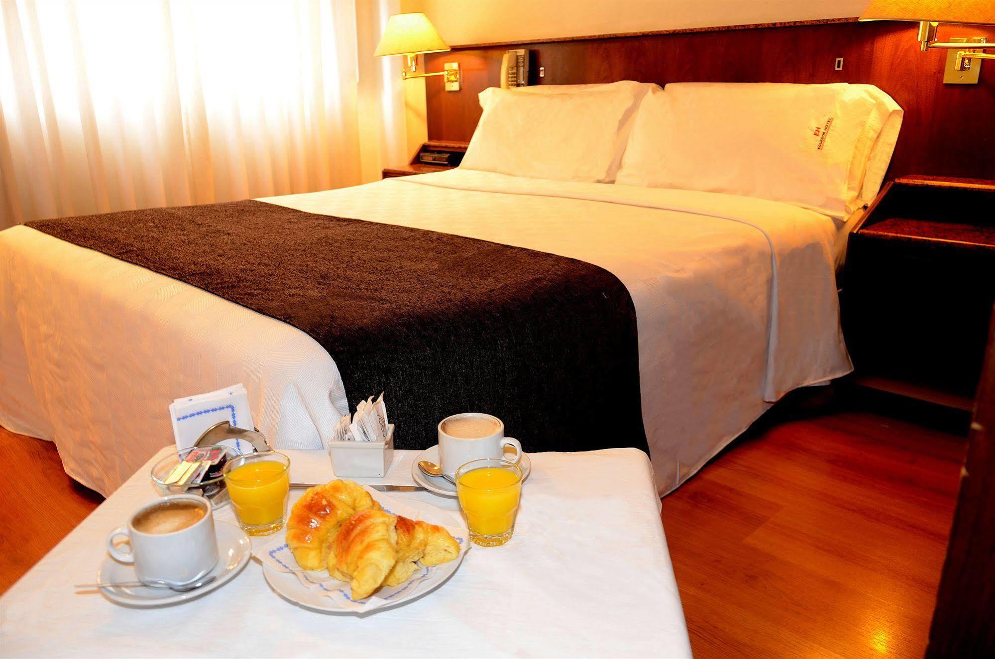Ecuador Hotel Buenos Aires Bagian luar foto