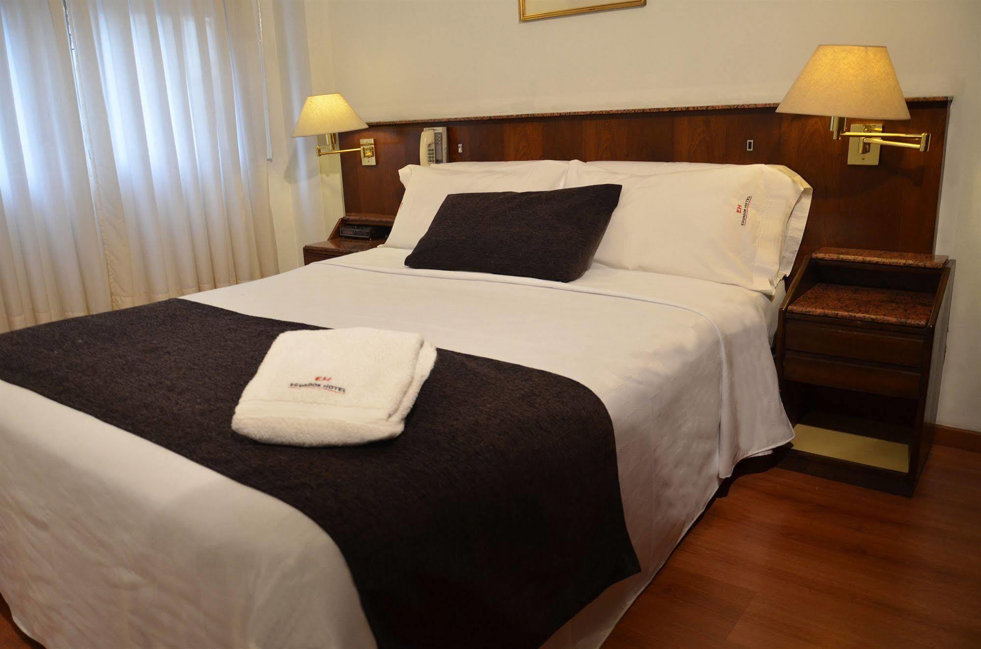 Ecuador Hotel Buenos Aires Bagian luar foto