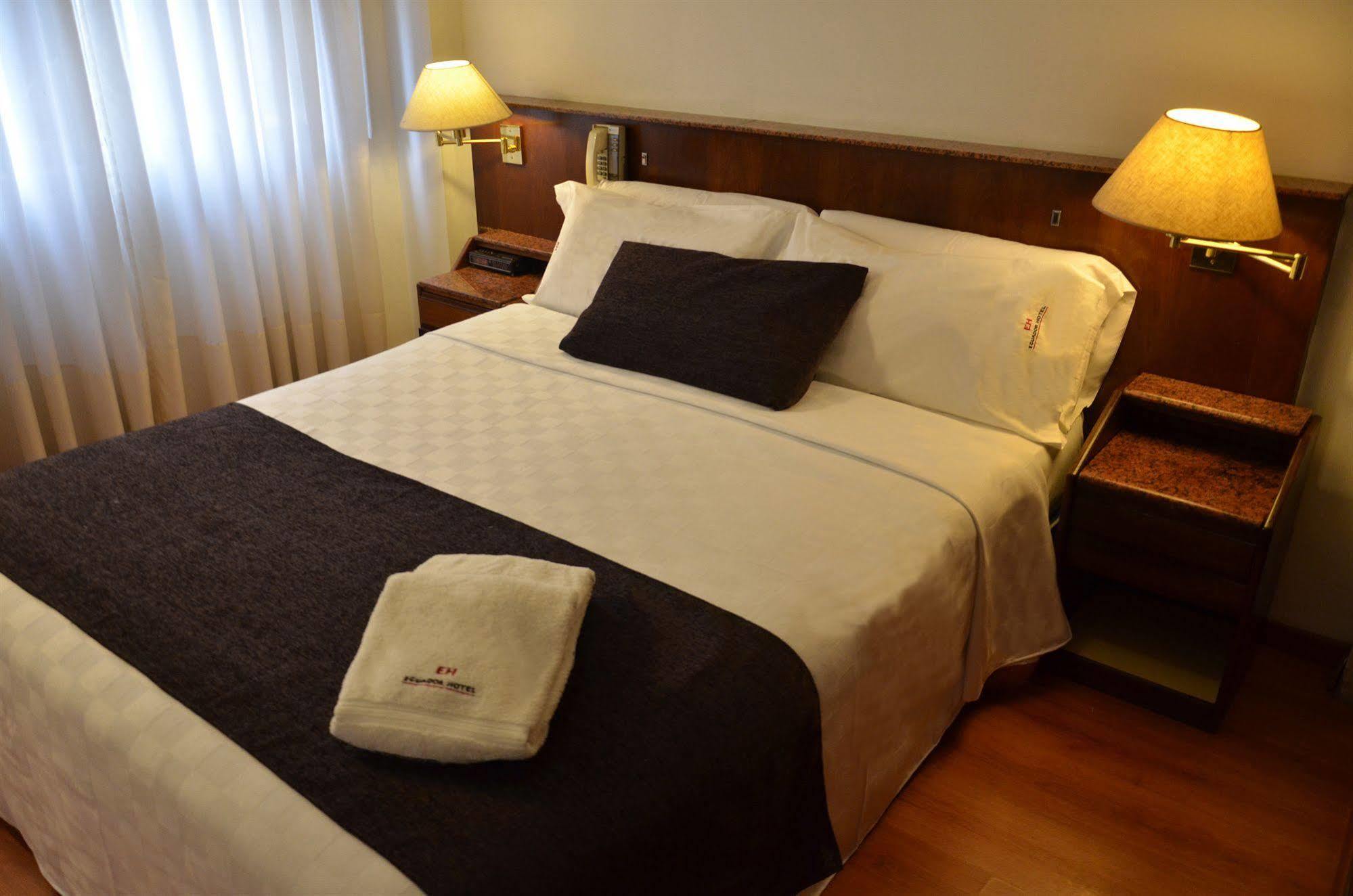 Ecuador Hotel Buenos Aires Bagian luar foto