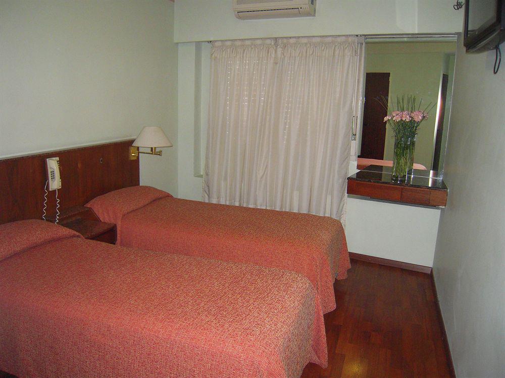 Ecuador Hotel Buenos Aires Bagian luar foto